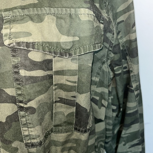 Buffalo David Bitton Green Camouflage button up Shirt Jacket Women's Sz XLarge - Picture 4 of 10